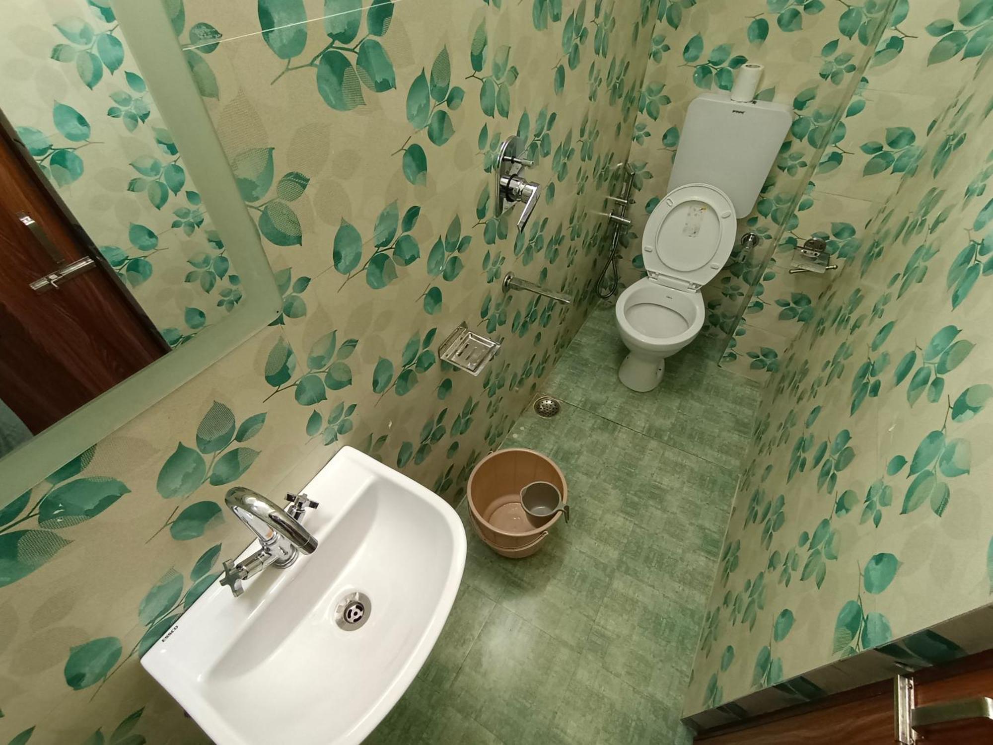 Shillong Perk Guest House エクステリア 写真