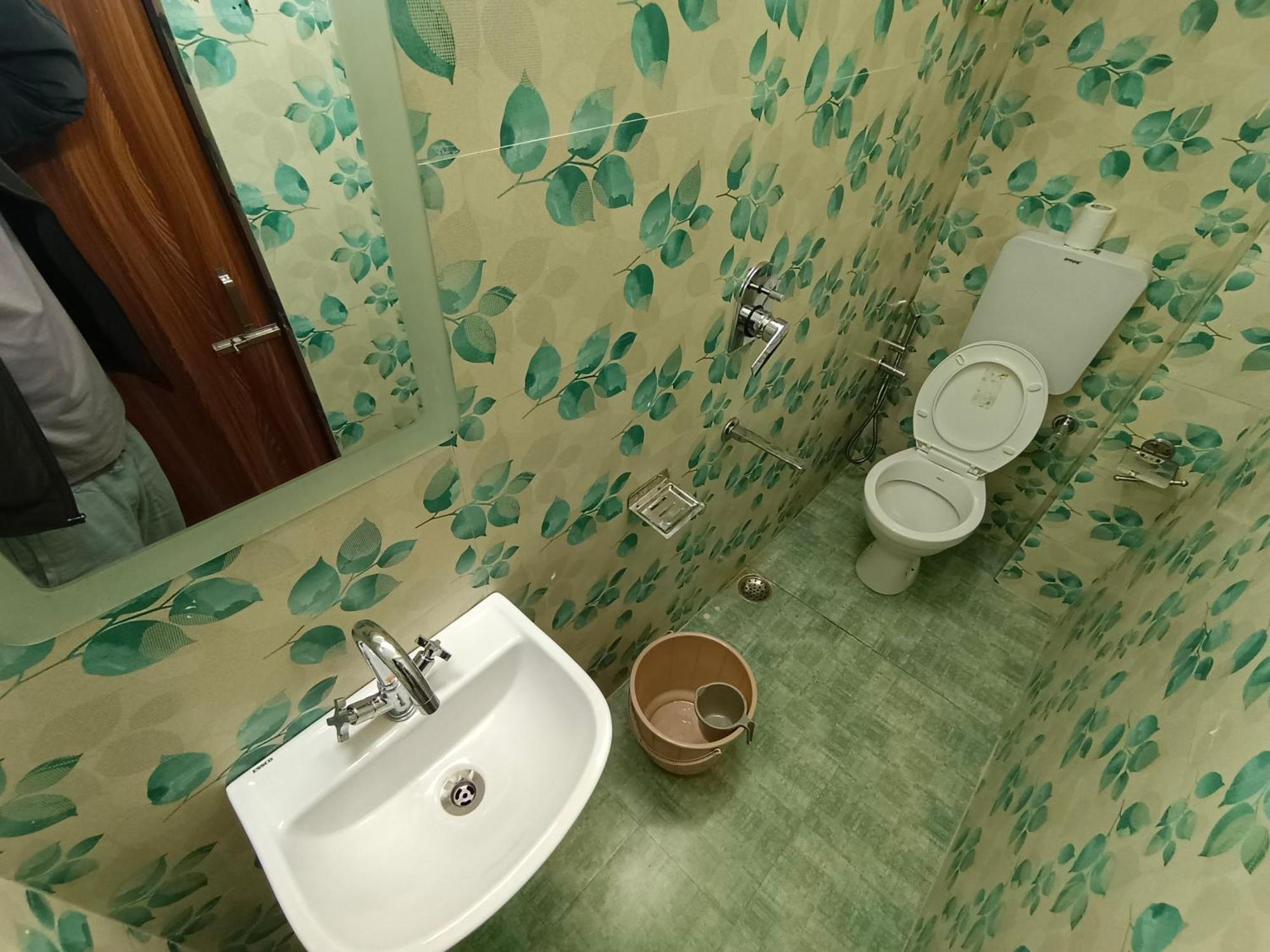 Shillong Perk Guest House エクステリア 写真