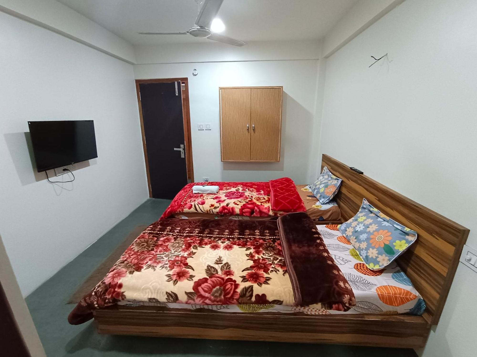 Shillong Perk Guest House エクステリア 写真